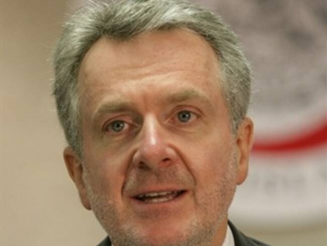 Llama Creel a frenar engaño de tarjetas de apoyo del gobierno mexiquense