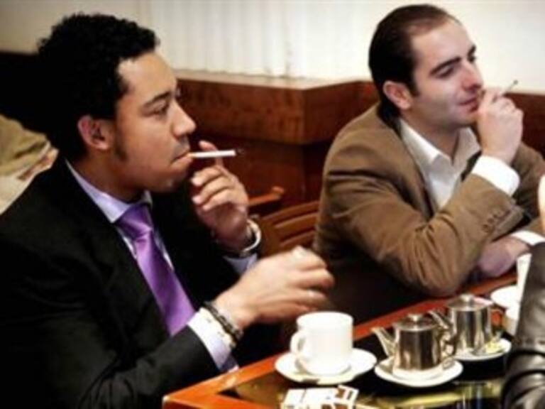 Busca PRD regresar espacios para fumadores