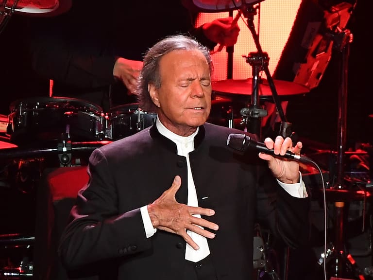 Julio Iglesias se declara feliz
