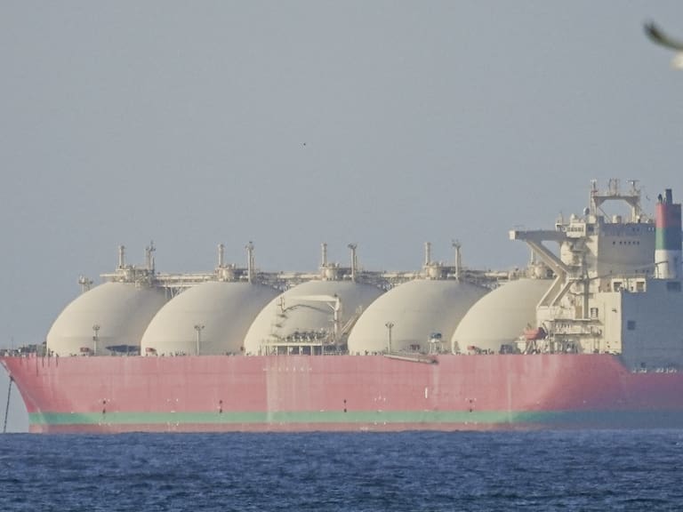 Mx - Irán cede y reabre Ormuz, pero Trump no levanta el bloqueo de Estados Unidos(Photo by Shady Alassar/Anadolu via Getty Images)