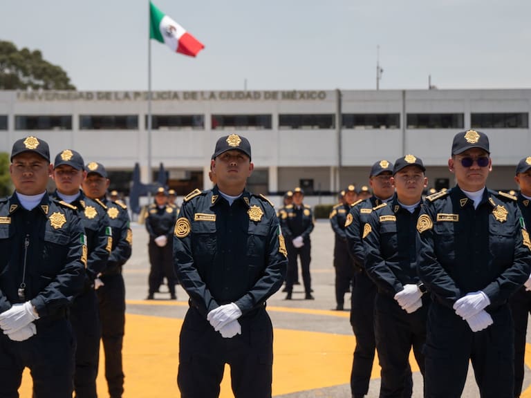 Clara Brugada, encabezó la ceremonia de graduación de 258 elementos de la Secretaría de Seguridad Ciudadana que se llevó a cabo en las instalaciones de UNIPOL.