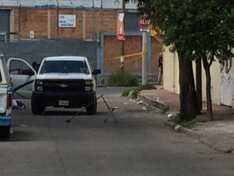 Asesinan a un sujeto afuera de un taller mecánico en Tlaquepaque