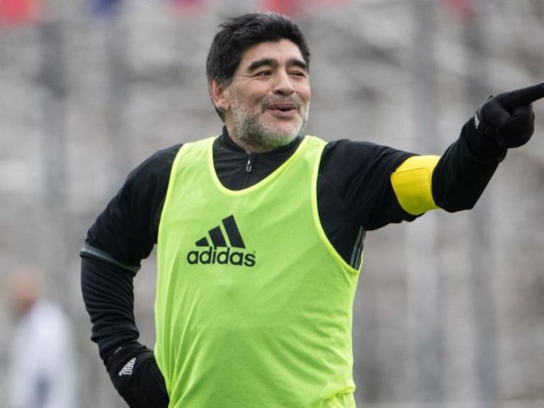 Diego Maradona vuelve a México, ahora como D.T
