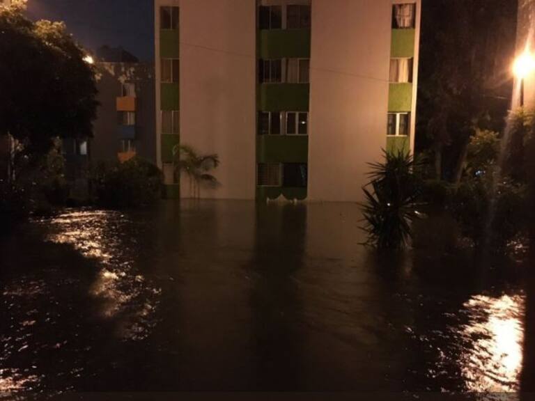 Zapopan y Tlajomulco los más afectados por la lluvia de este lunes