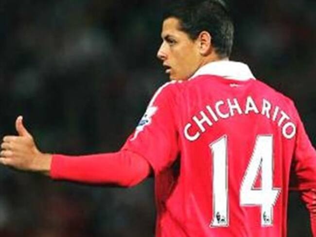 Con un doblete, 'Chicharito' mete al ManU a cuartos en 'Champions'