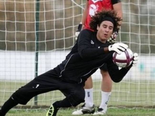 Reconoce 'Memo' Ochoa interés del Liverpool