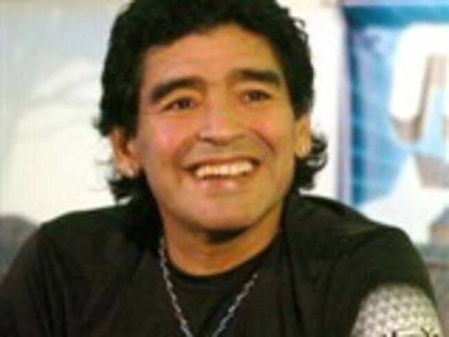 Maradona le contesta a Basile: 'selección no perdió la mística'