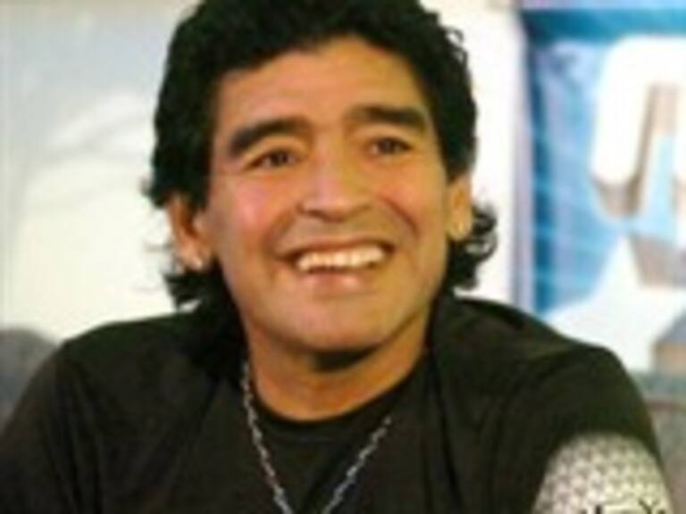 Maradona le contesta a Basile: 'selección no perdió la mística'