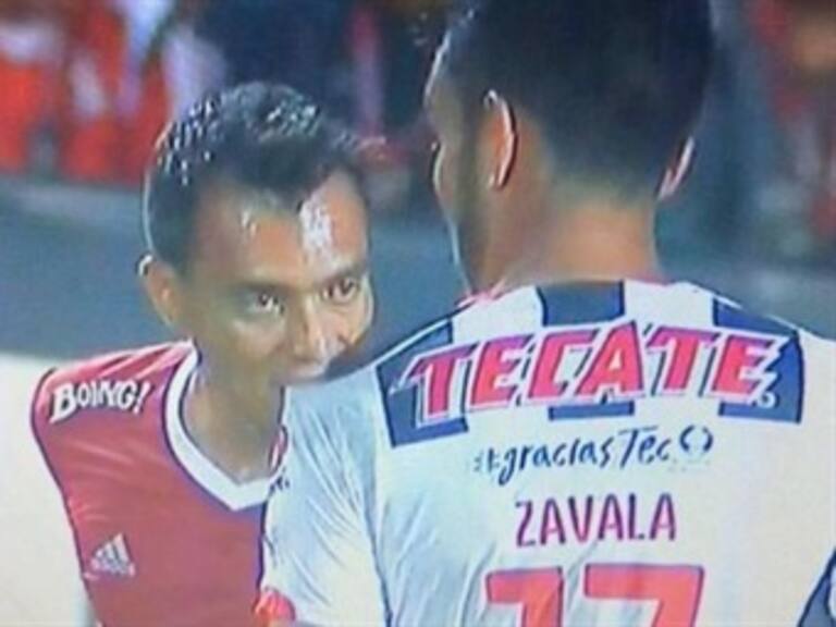 Dos partidos de suspensión para Juan Arango por mordida a Zavala