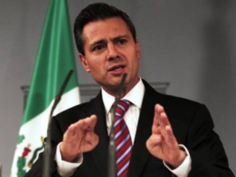 Llega Peña Nieto al Senado