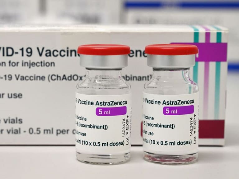 Vacuna AstraZeneca: Conoce los beneficios de recibir la vacuna y síntomas