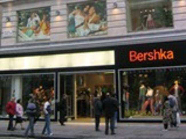 Adelantan comercios temporada de rebajas en España