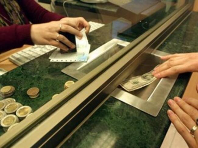 Se mantiene dólar en $12.88 a la venta al cierre en bancos del DF