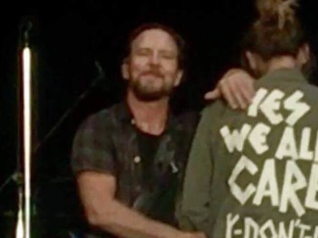 Esposa del vocalista de Pearl Jam responde a Melania Trump