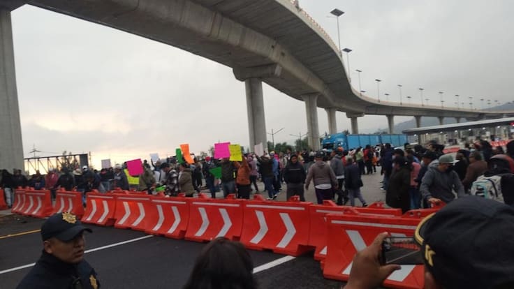 Caos vial en México-Cuernavaca: Vecinos bloquean hoy 13 de abril Tlalpan en protesta por falta de luz y seguridad