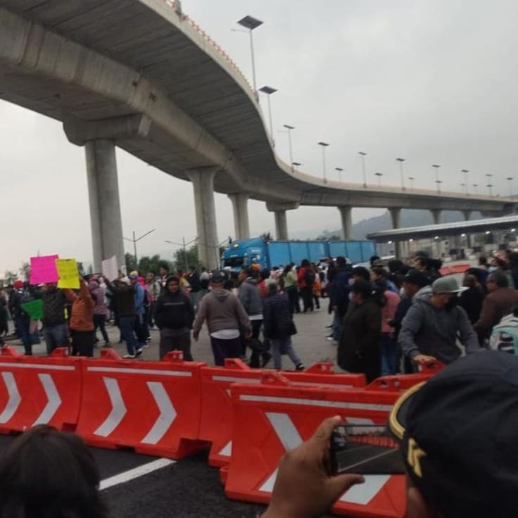 Caos vial en México-Cuernavaca: Vecinos bloquean hoy 13 de abril Tlalpan en protesta por falta de luz y seguridad