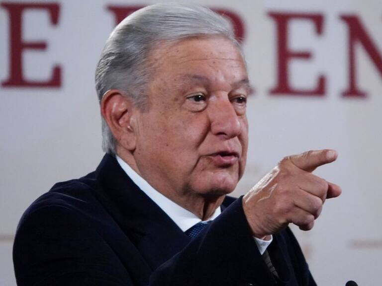 Ordena INAI a UNAM entregar versión pública del título profesional de AMLO