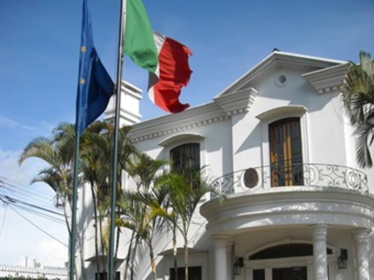 Buscan mexicanos en Haití, tras sismo