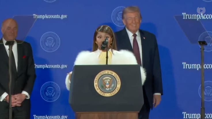 Nicki Minaj se declara la fan #1 de Donald Trump en evento en vivo | VIDEO