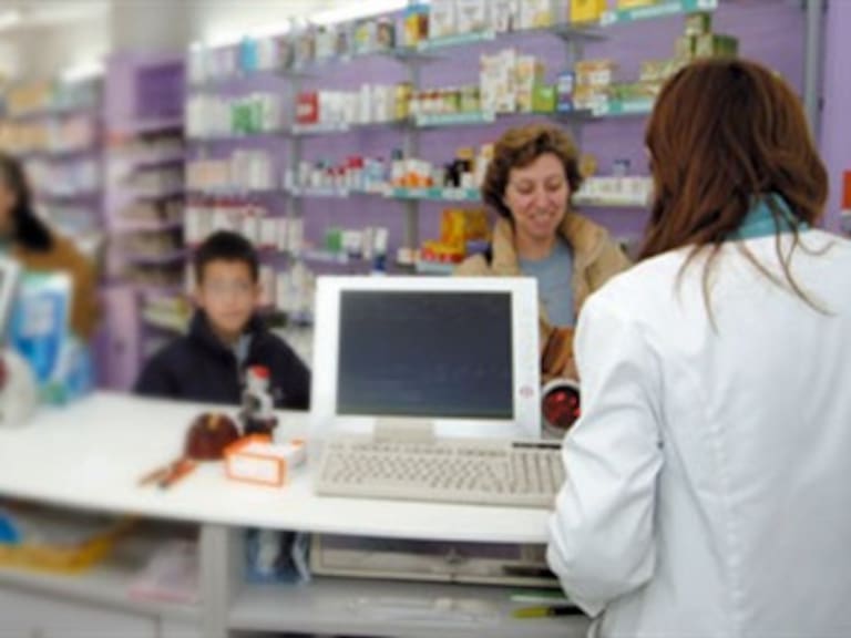 Sugieren médico en farmacias para venta de antibióticos