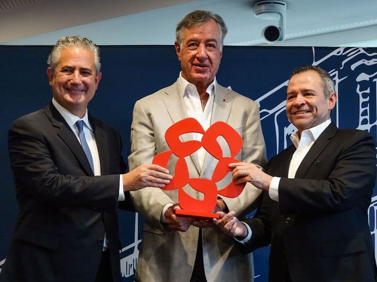 Citi anuncia la venta Banamex por 2,300 millones de dólares a Fernando Chico Pardo.