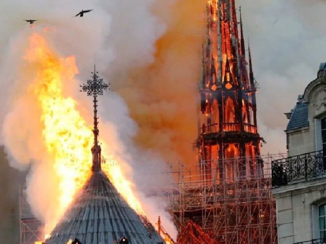 La Corona de Cristo la resguardaba Notre Dame: Blancarte