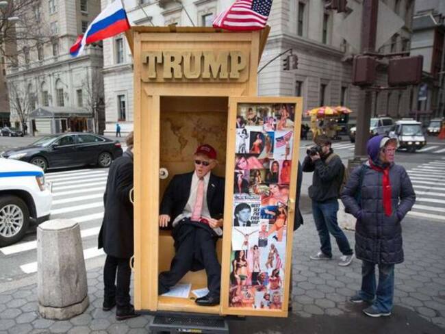 Declaran a Trump “rey de los tontos” en Nueva York