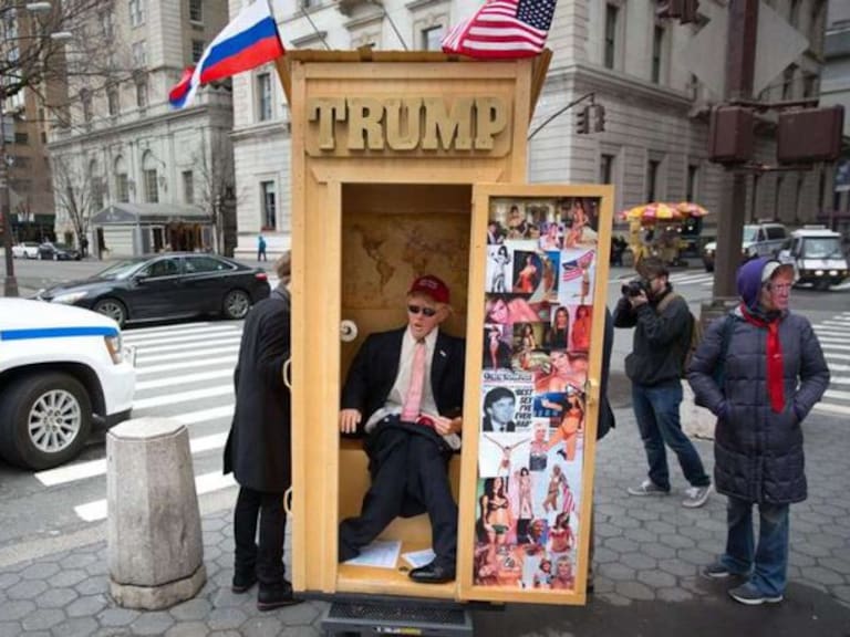 Declaran a Trump “rey de los tontos” en Nueva York