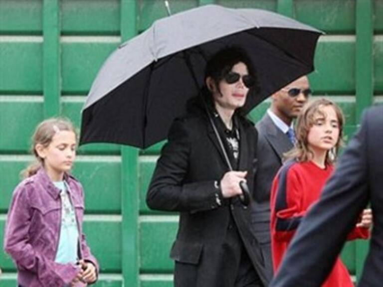 Madre de Michael Jackson reclamará custodia de sus tres hijos