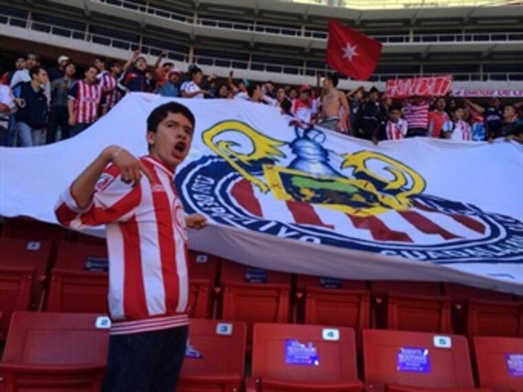 Abre 'Chivas' sus puertas en entrenamiento