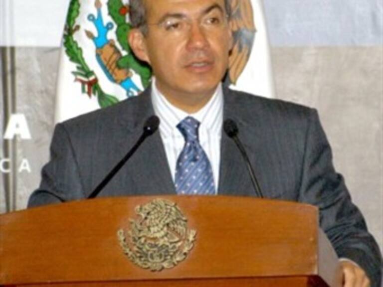 Invita Calderón a líderes partidistas a dialogar por la seguridad