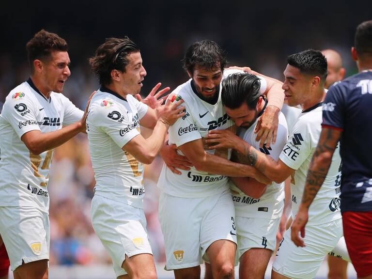 Pumas derrotó a Chivas
