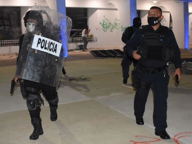 Destituciones y renuncias por disparos de la policía en protesta de Cancún