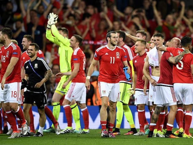 Gales golea a Rusia y manda a Inglaterra al segundo lugar del grupo B