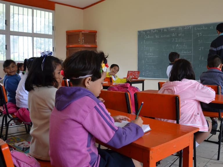Instalarán aire acondicionado en las escuelas de Jalisco