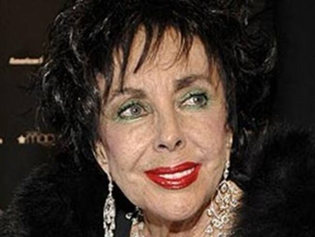 Despiden familiares a Elizabeth Taylor