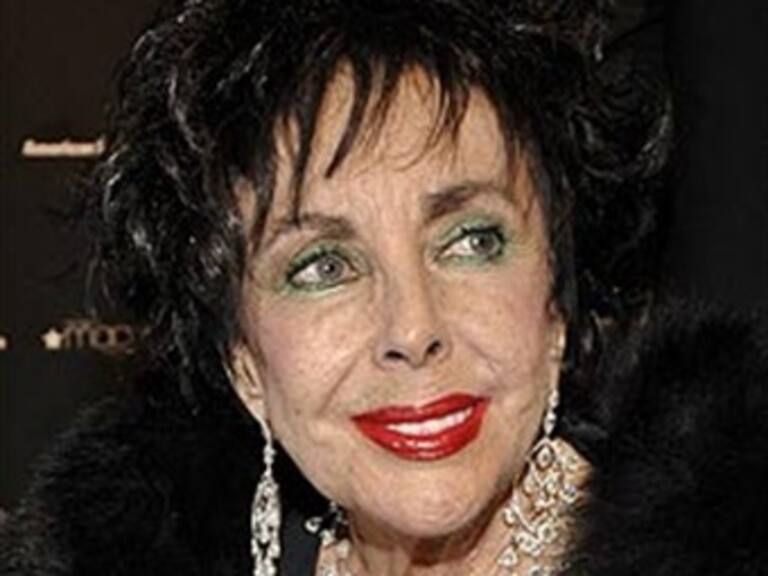 Despiden familiares a Elizabeth Taylor