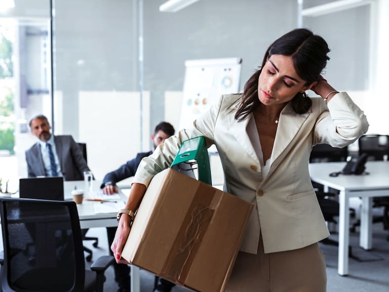 ¿Te pueden despedir sin liquidación en 2026? Getty Images