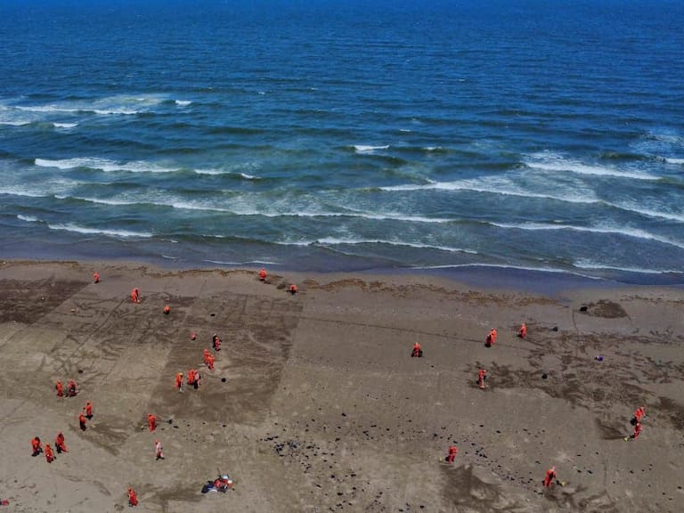 Gobierno de México refuerza acciones integrales ante presencia de hidrocarburos en costas del Golfo de México