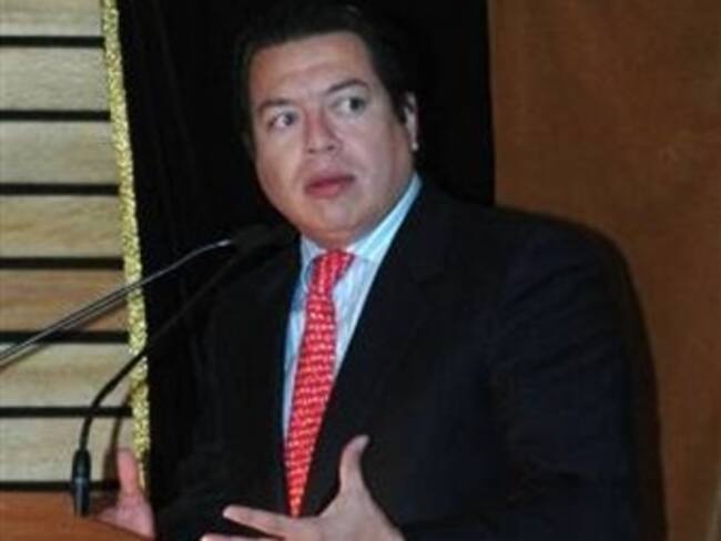 Delgado apoya a candidato de la izquierda por jefatura del GDF