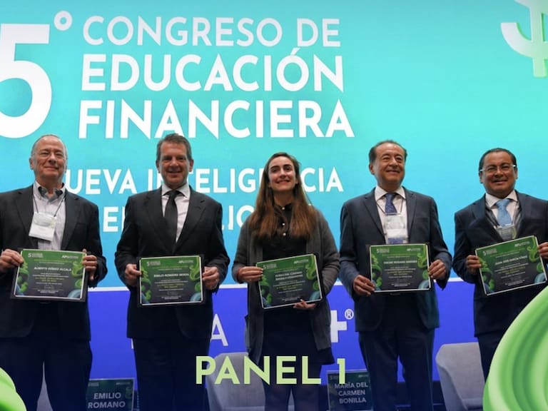 La educación financiera debe acompañar las decisiones cotidianas y facilitar el acceso a servicios financieros, planteó la subsecretaria de Hacienda, María del Carmen Bonilla.