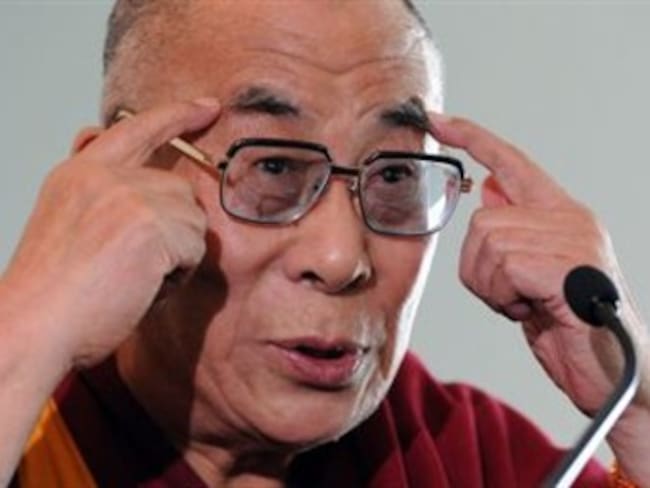 Jura cargo sucesor político del Dalái Lama