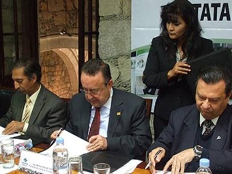 Empresarios apoyan lucha de Calderón