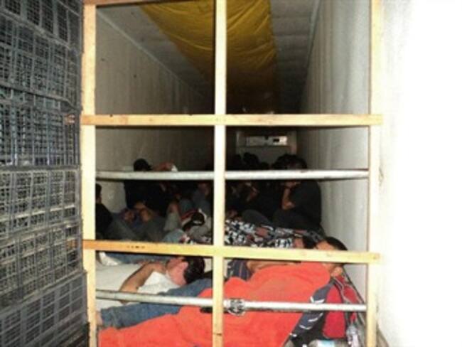 Investiga PGR a persona que transportaba 60 indocumentados