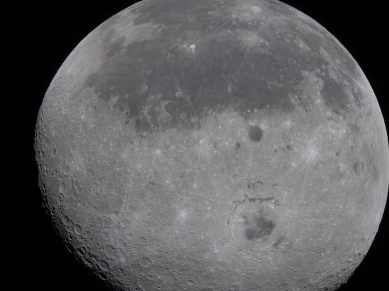 NASA muestra el lado oculto de la Luna captado por Orion. NASA
