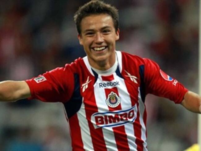 Humilla Chivas al América por goleada 3-0 en el clásico