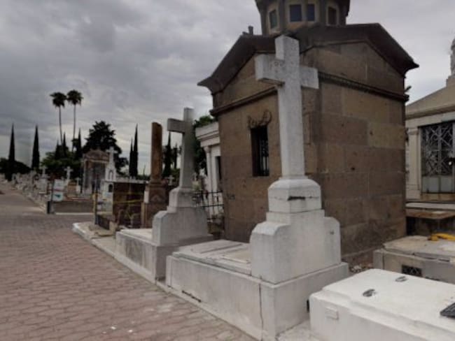 Más de la mitad de las tumbas en Guadalajara están en mal estado