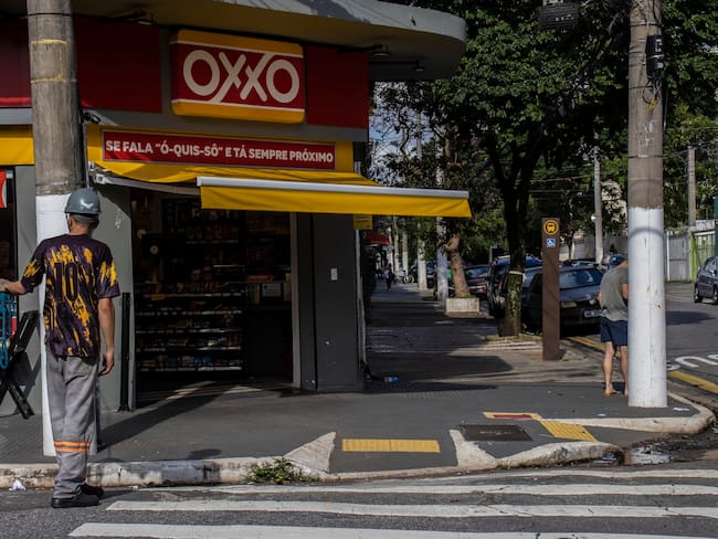 FEMSA toma el control de Oxxo en Brasil