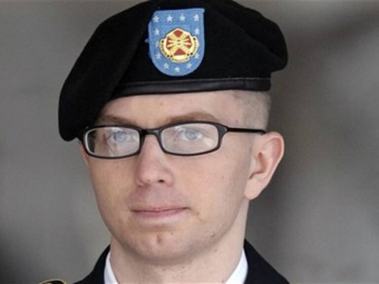 Declaran inocente a Manning en el delito de ayudar al enemigo