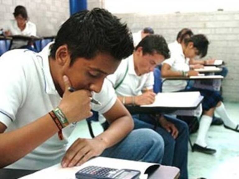 Aprueban en comisiones reforma educativa en Querétaro